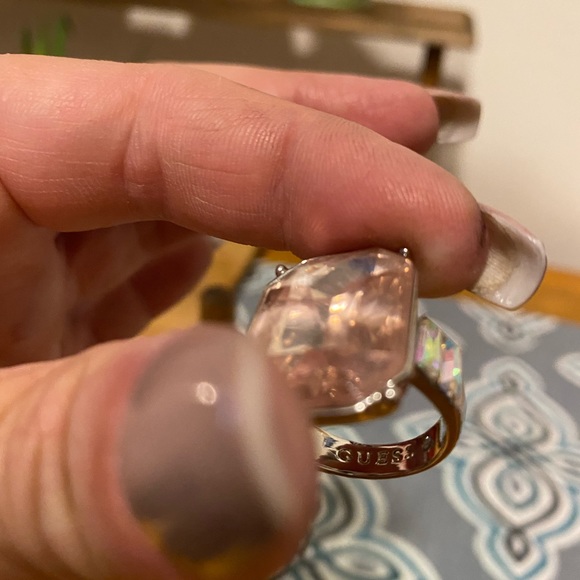 Guess ring - Picture 7 of 7